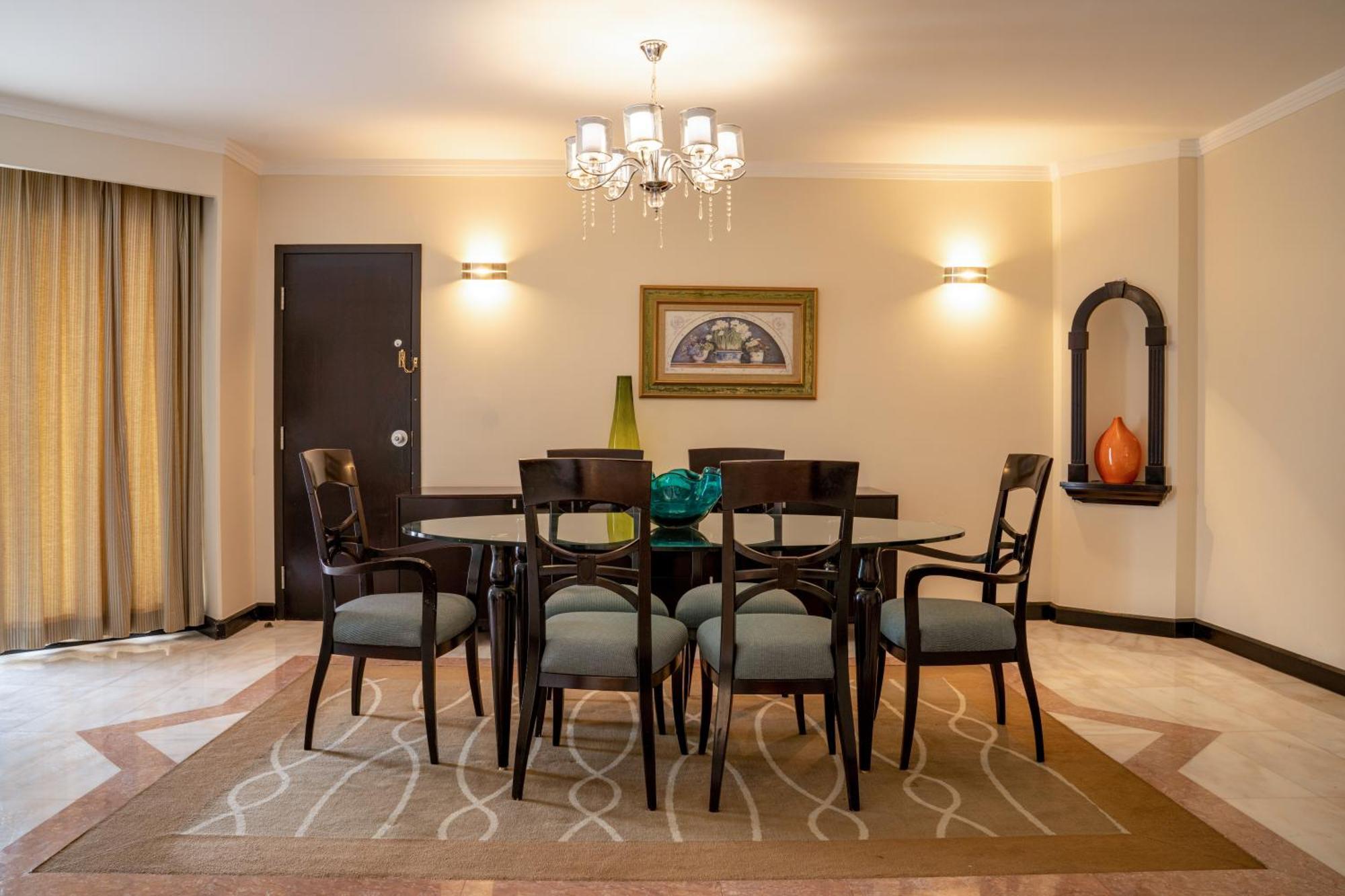 Danat Al Ain Resort Exterior foto A dining room