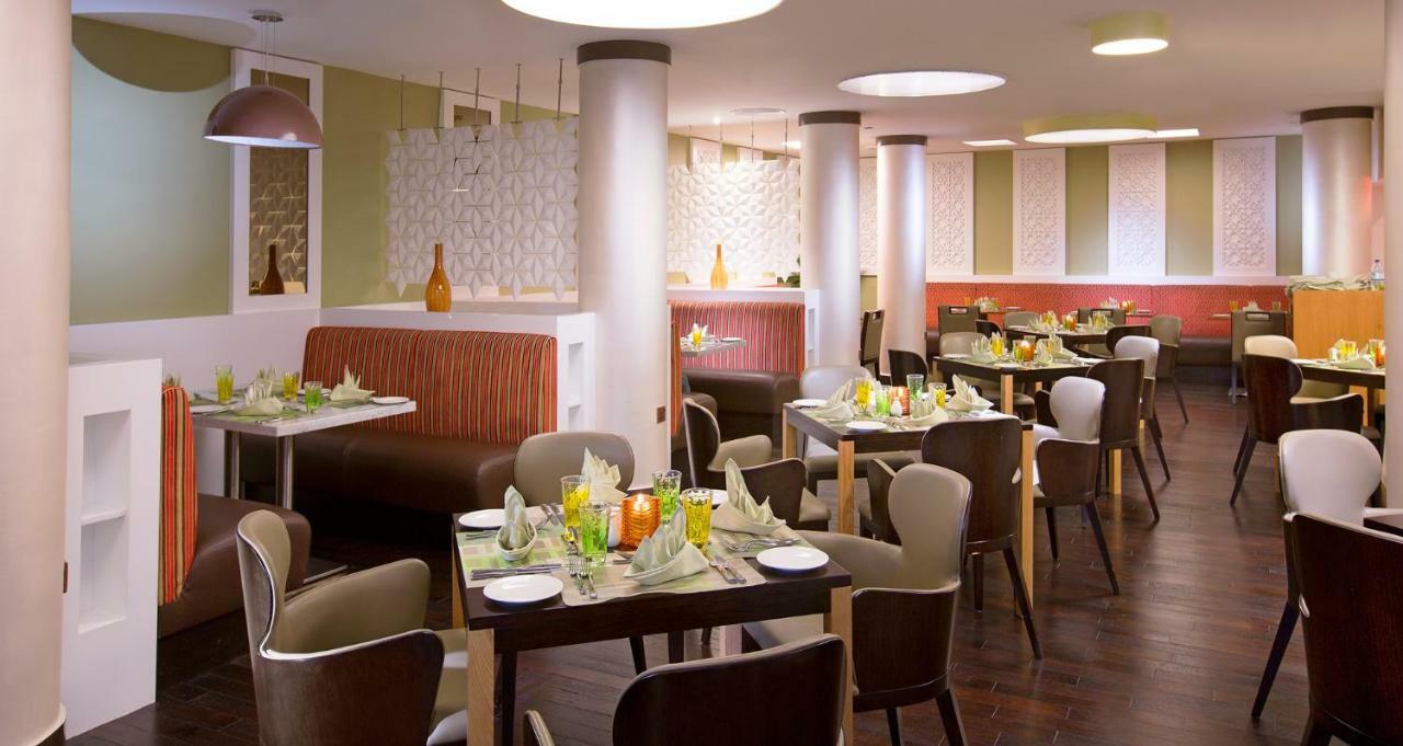 Danat Al Ain Resort Exterior foto The restaurant
